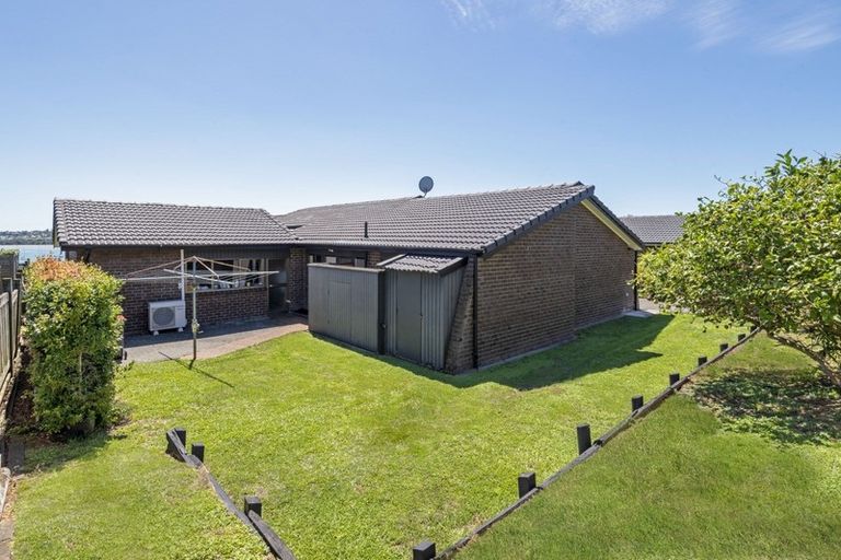 Photo of property in 5 Falstaff Place, Half Moon Bay, Auckland, 2012