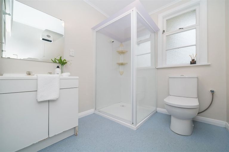 Photo of property in 12 Centennial Drive, Hokowhitu, Palmerston North, 4410