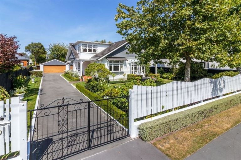 Photo of property in 20 Roa Road, Fendalton, Christchurch, 8041
