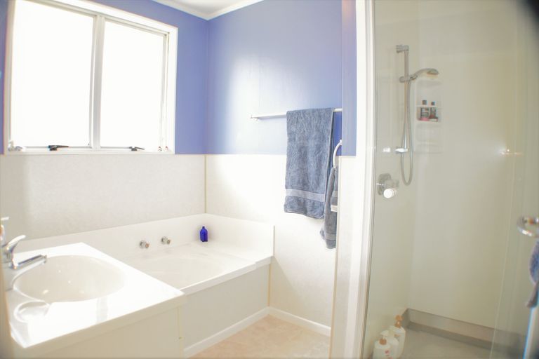 Photo of property in 129 Apollo Parade, Milson, Palmerston North, 4414