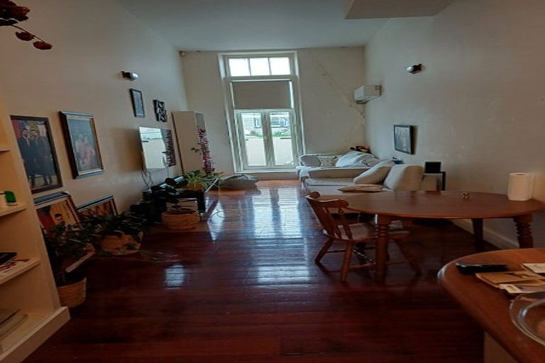 Photo of property in 2/245 Adelaide Road, Newtown, Wellington, 6021