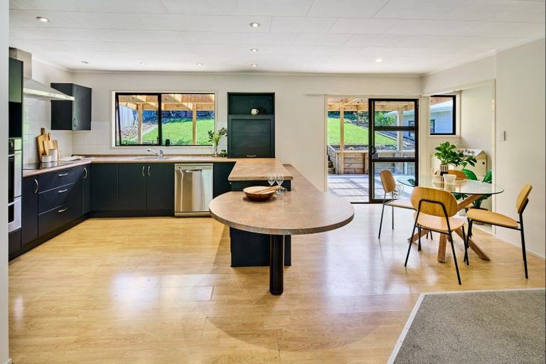 Photo of property in 55 Omapere Street, Whitby, Porirua, 5024