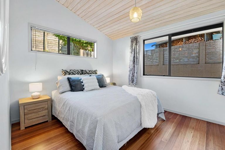 Photo of property in 70b Grand Vue Road, Kawaha Point, Rotorua, 3010