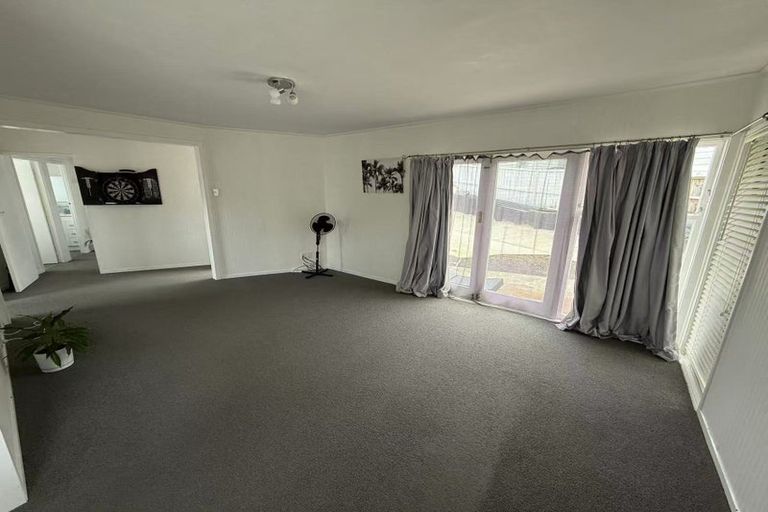 Photo of property in 21 Minaret Drive, Bucklands Beach, Auckland, 2014