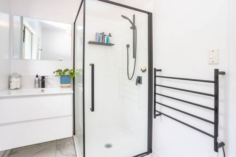 Photo of property in 175c Hibiscus Coast Highway, Red Beach, 0932