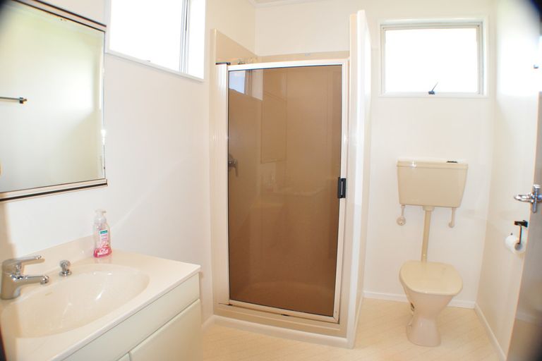 Photo of property in 129 Apollo Parade, Milson, Palmerston North, 4414