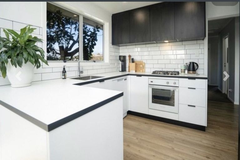 Photo of property in 83 Riversdale Drive, Merrilands, New Plymouth, 4312