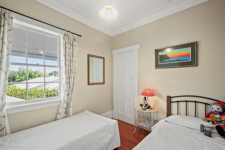 Photo of property in 124 Pendarves Street, New Plymouth, 4312