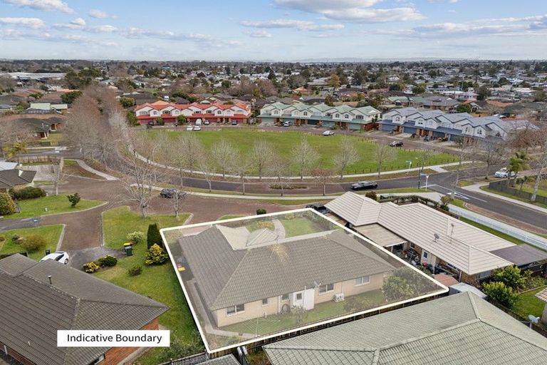 Photo of property in 57 Carisbrook Crescent, Papakura, 2110
