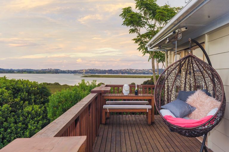 Photo of property in 30 Realm Place, Massey, Auckland, 0614