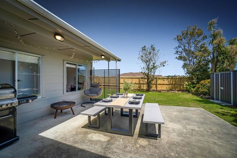 Photo of property in 35 Whaka Street, Maungaturoto, 0520