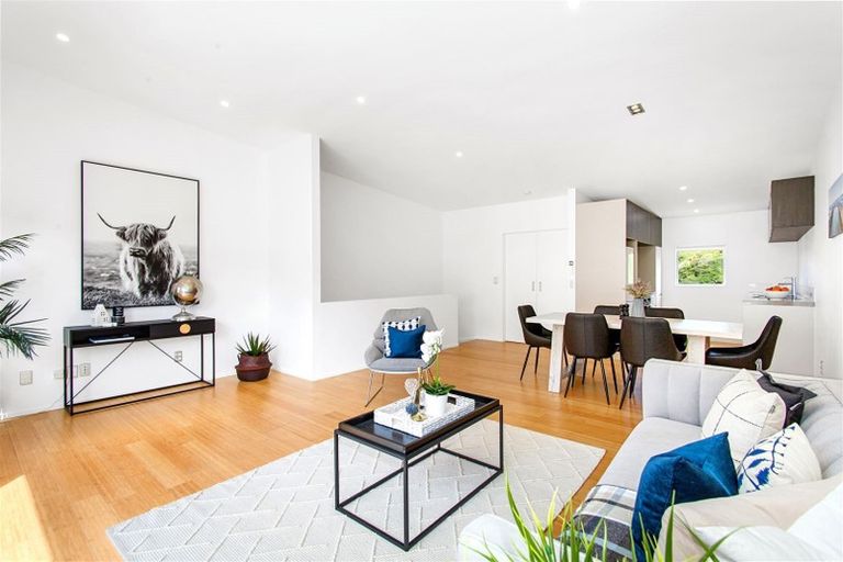 Photo of property in 30 Saddleback Grove, Karori, Wellington, 6012