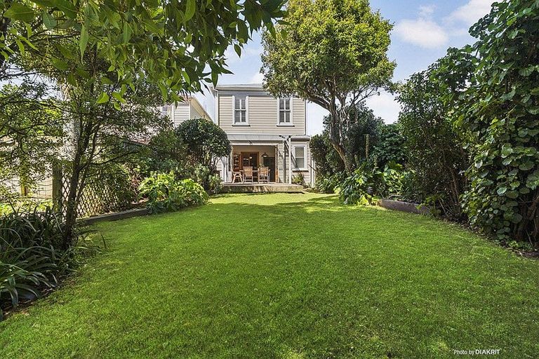 Photo of property in 164 Tasman Street, Mount Cook, Wellington, 6021