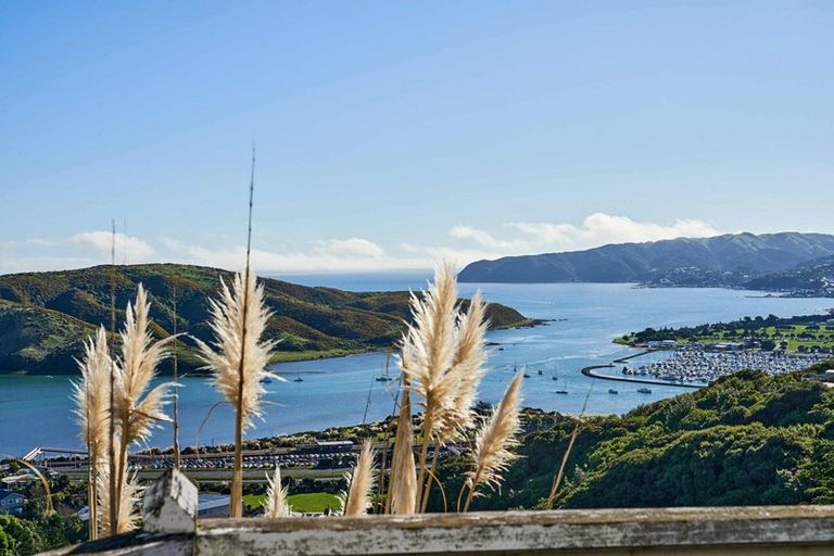 Photo of property in 11 Lauderdale Road, Papakowhai, Porirua, 5024