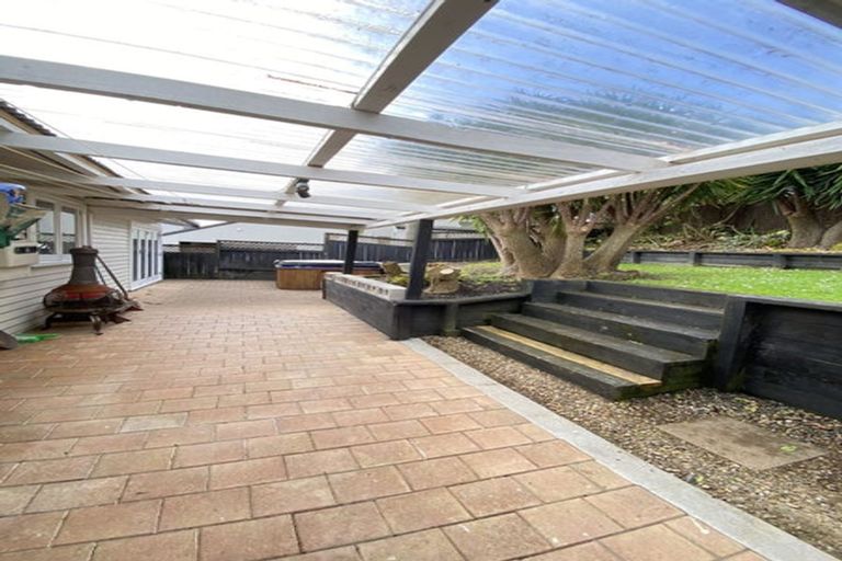 Photo of property in 1/50 Glencoe Road, Browns Bay, Auckland, 0630
