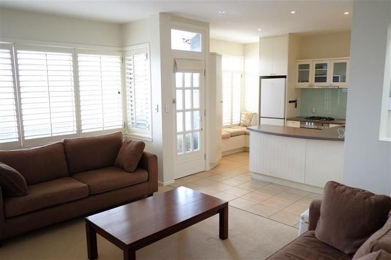 Photo of property in 287 Marine Parade, Napier South, Napier, 4110