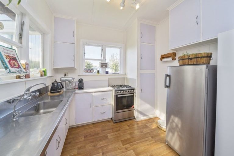 Photo of property in 17 Cornwall Street, Patea, 4520