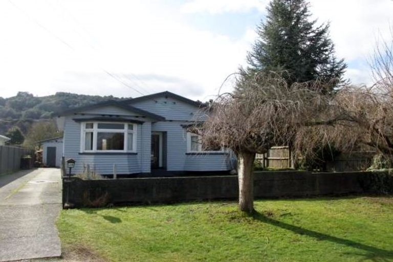 Photo of property in 39 Dick Street, Reefton, 7830