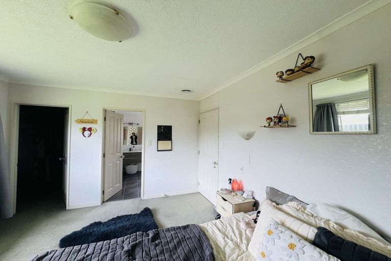 Photo of property in 30 Caroline Crescent, Highbury, Palmerston North, 4412