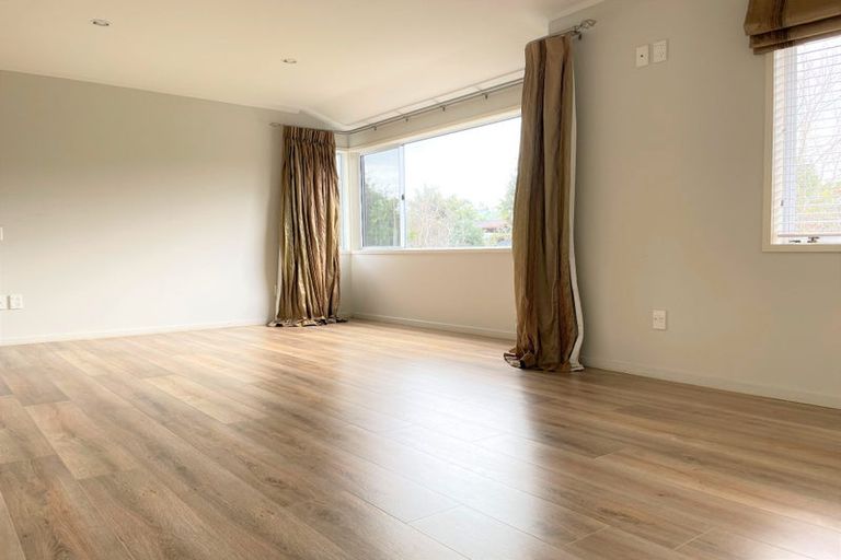 Photo of property in 4 Sailfish Drive, West Harbour, Auckland, 0618