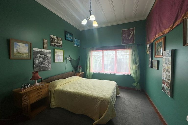Photo of property in 5 Whitaker Street, Waitara, 4320