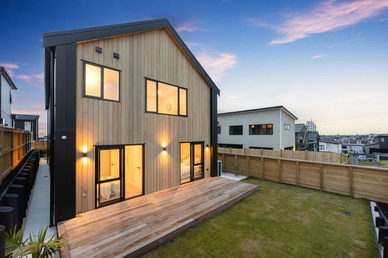 Photo of property in 49 Kumukumu Road, Long Bay, Auckland, 0630