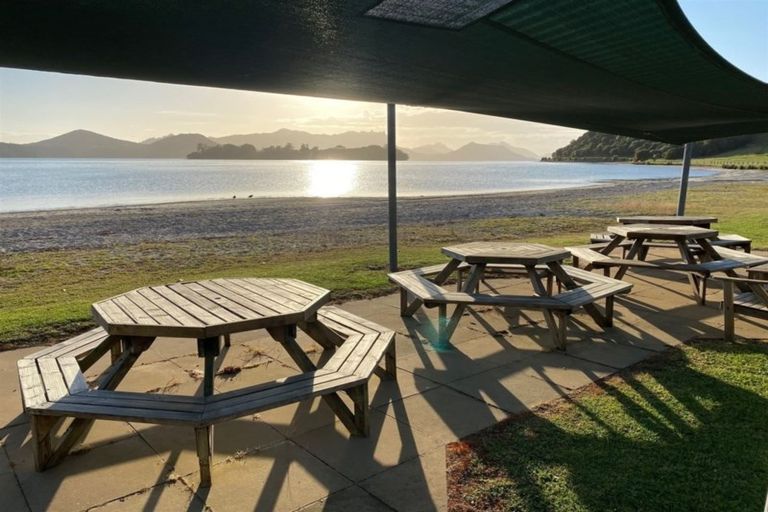 Photo of property in 11 Davidson Avenue, Tamaterau, Whangarei, 0174