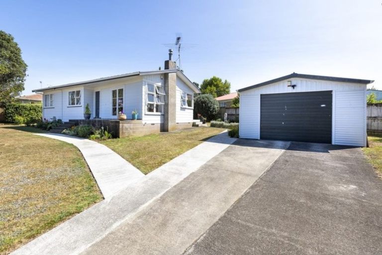 Photo of property in 2 Saint Johns Avenue, Tuakau, 2121