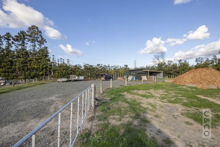 Photo of property in 902 Old North Road, Waimauku, 0882