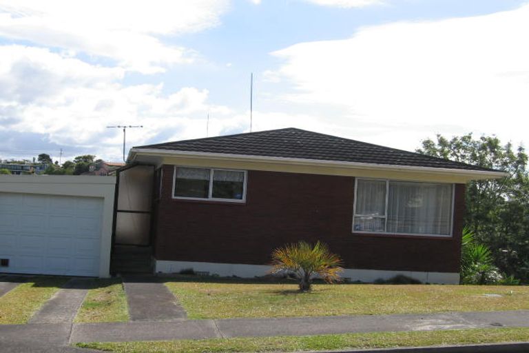 Photo of property in 1/11 Eastwood Rise, Browns Bay, Auckland, 0630