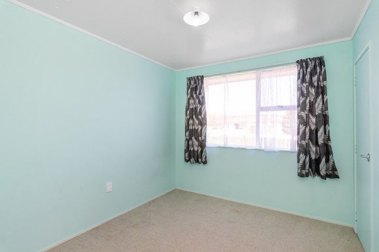 Photo of property in 72 Strathmore Avenue, Levin, 5510