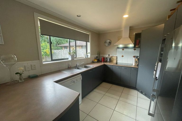 Photo of property in 8 Mt Lebanon Crescent, The Gardens, Auckland, 2105