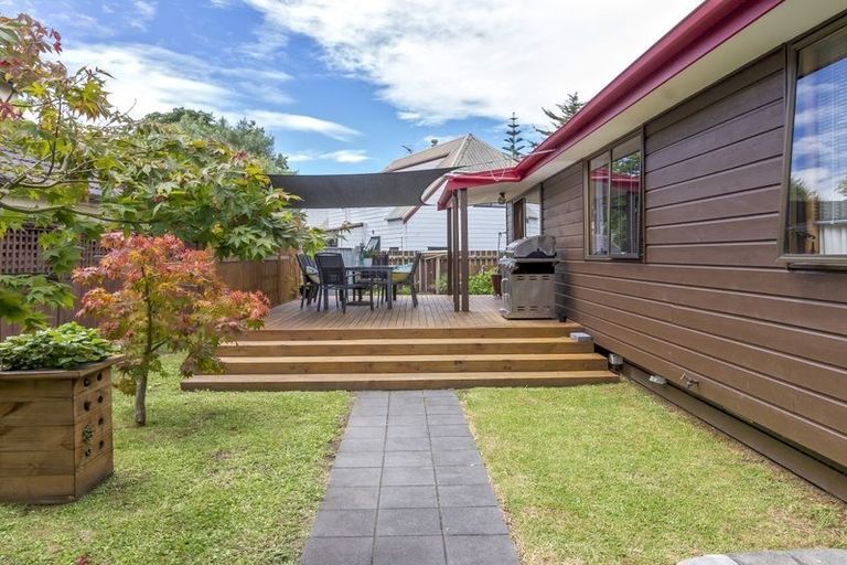 Photo of property in 30a Fiesta Drive, Half Moon Bay, Auckland, 2012