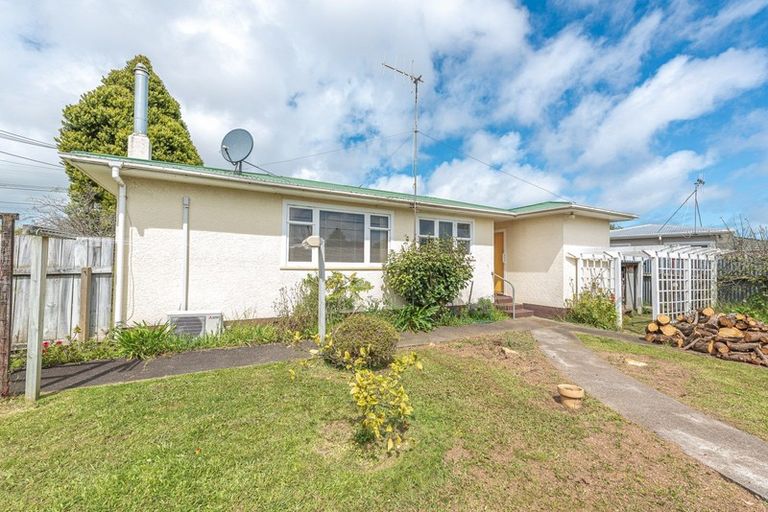 Photo of property in 26 Selwyn Crescent, College Estate, Whanganui, 4500