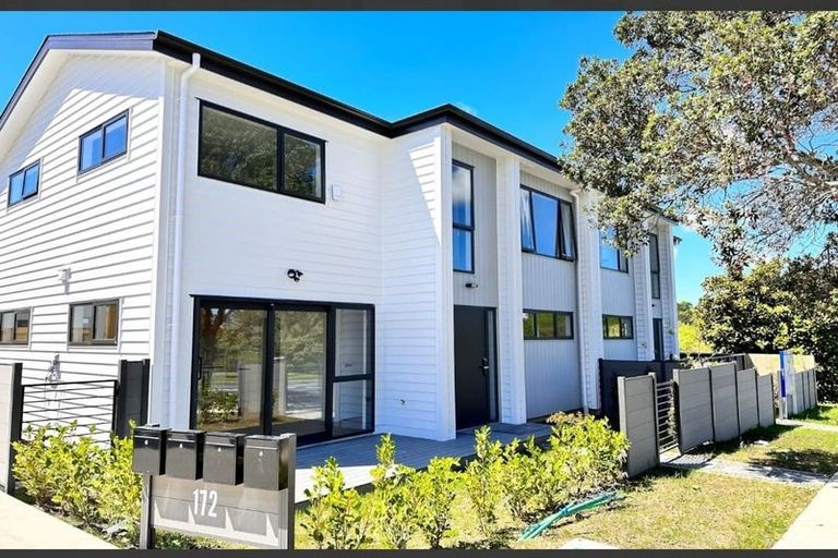 Photo of property in 172a Aviemore Drive, Highland Park, Auckland, 2010