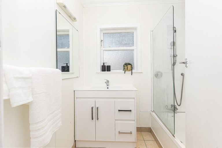 Photo of property in 97 Bell Street, Tawa, Wellington, 5028