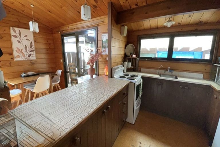 Photo of property in 63 Gemstone Drive, Birchville, Upper Hutt, 5018