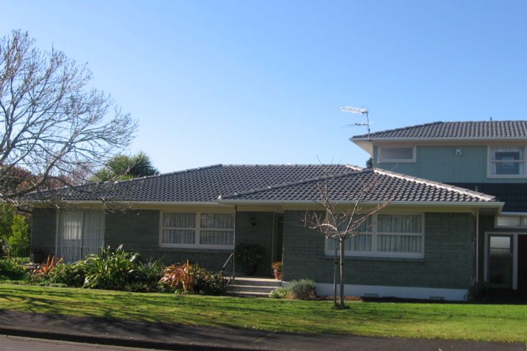Photo of property in 2 Ross Place, Opaheke, Papakura, 2113