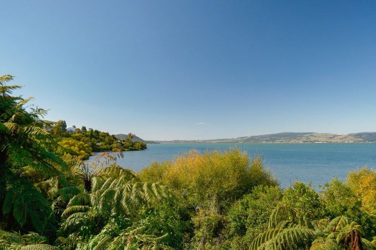 Photo of property in 137 Koutu Road, Kawaha Point, Rotorua, 3010