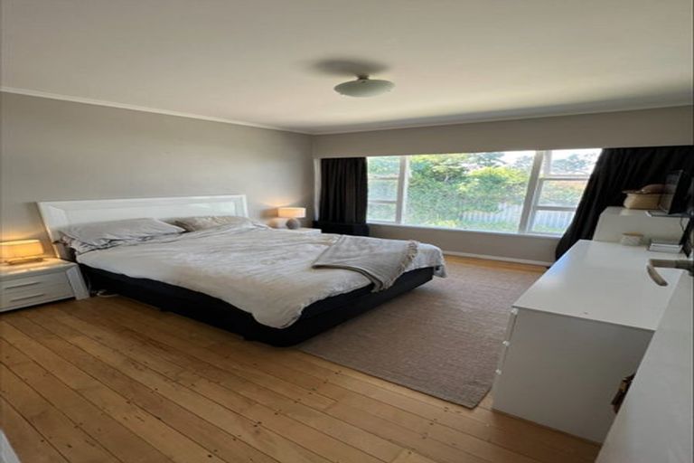 Photo of property in 3/166 East Coast Road, Forrest Hill, Auckland, 0620