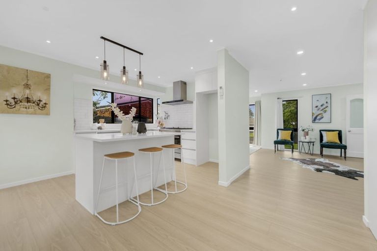 Photo of property in 3 Mimosa Place, Half Moon Bay, Auckland, 2012