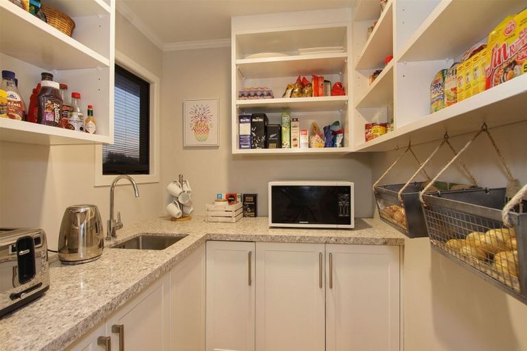 Photo of property in 5 Vela Place, Clarks Beach, 2122