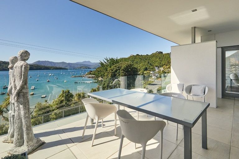 Photo of property in 358 Waikawa Road, Waikawa, Picton, 7220