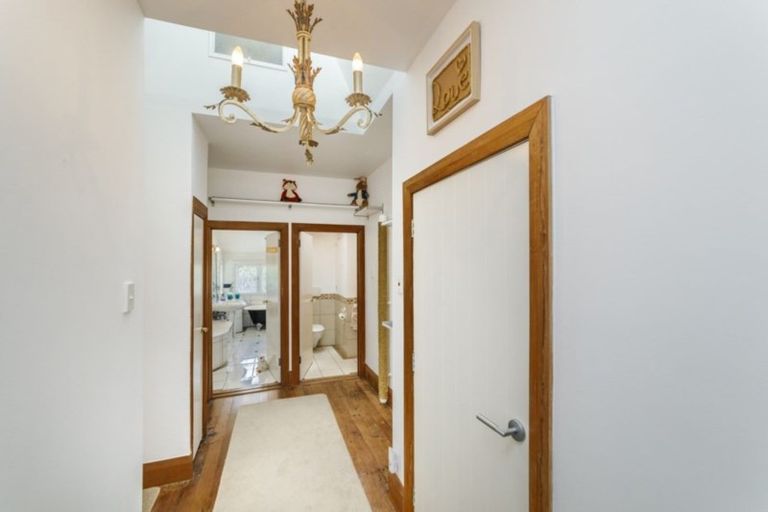 Photo of property in 18 Riverbank Road, Tiakitahuna, Palmerston North, 4477