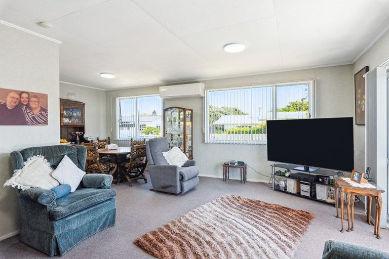 Photo of property in 4 Elder Grove, Paraparaumu, 5032