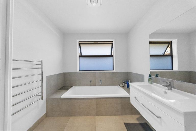 Photo of property in 80 Te Wharo Drive, Papamoa, 3118