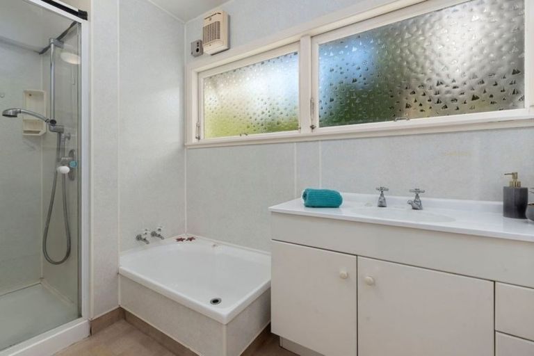 Photo of property in 16 Eban Avenue, Hillcrest, Auckland, 0627