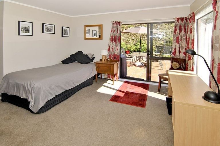 Photo of property in 15 Otamarau Grove, Maungaraki, Lower Hutt, 5010