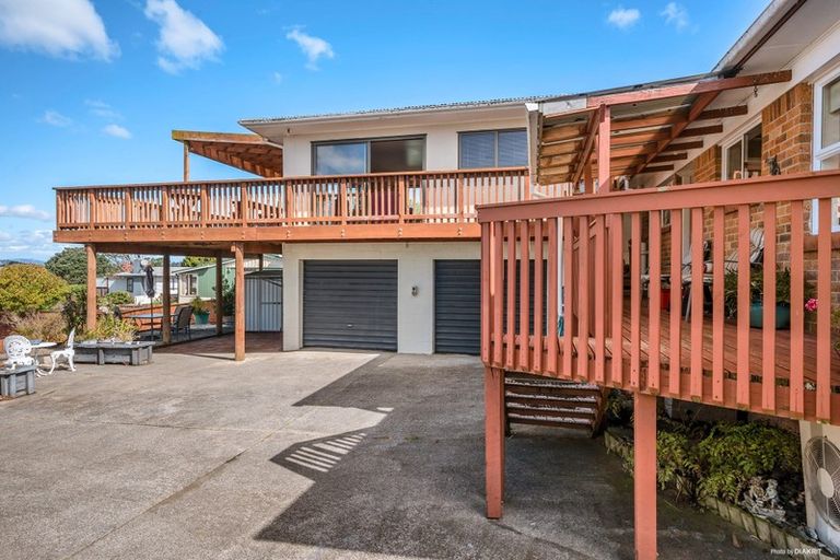 Photo of property in 6 Lucas Place, Weymouth, Auckland, 2103