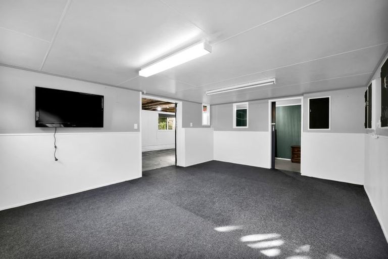 Photo of property in 402 South Road, Hawera, 4674